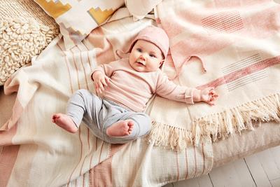 Baby Pantelho Blanket in Peach & Sage