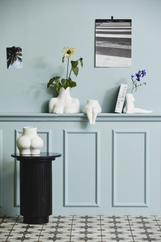 AVAJI Sitting Full Body Vase
